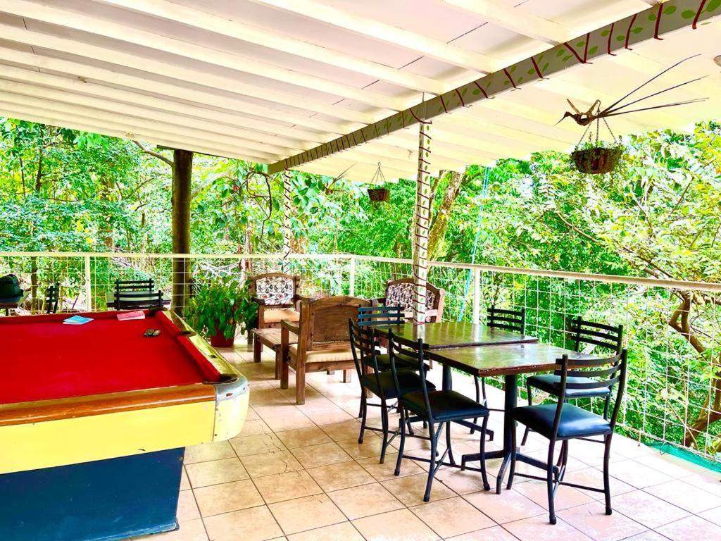 New Hostel Manuel Antonio, Meet New People Екстериор снимка