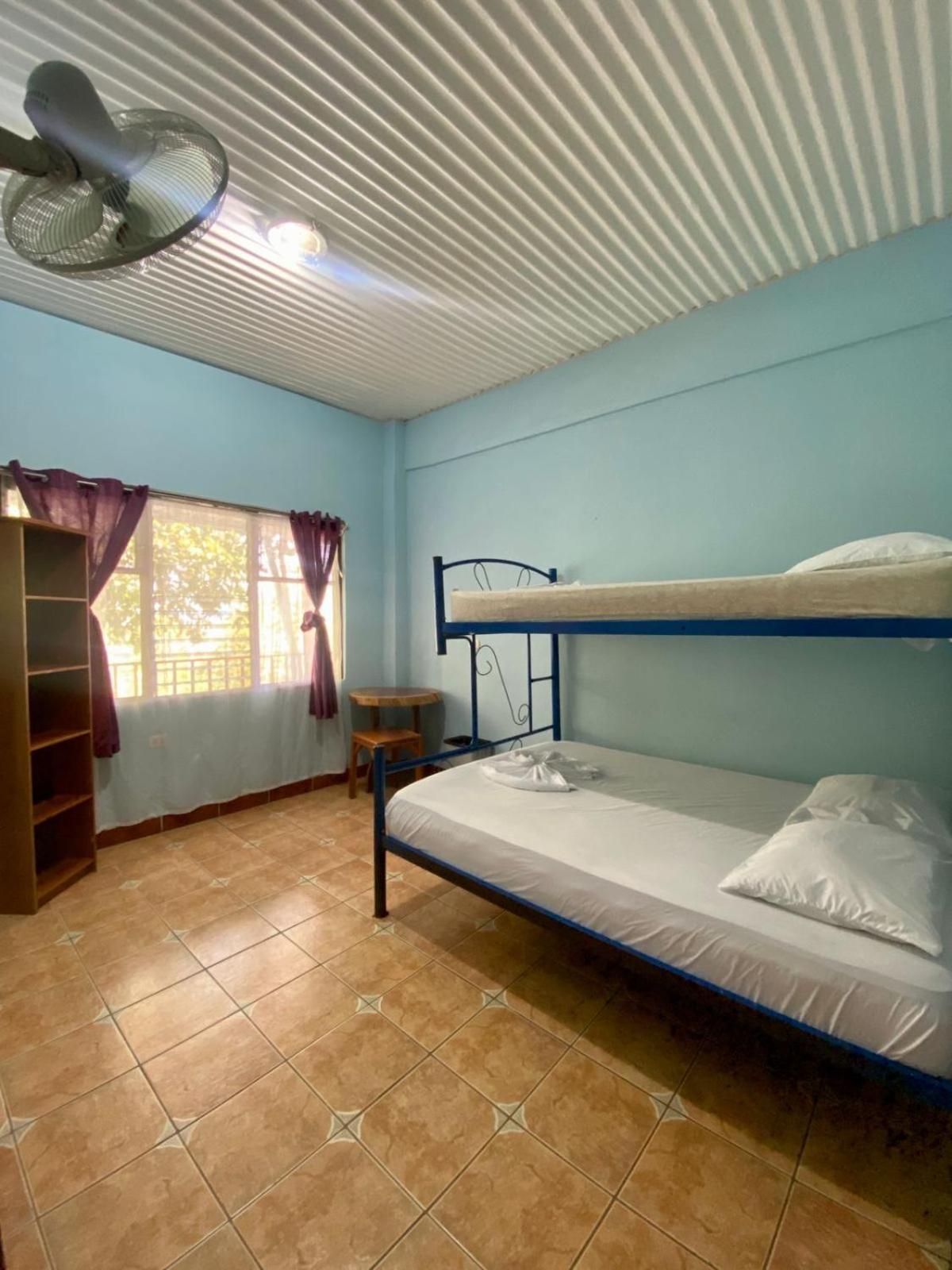 New Hostel Manuel Antonio, Meet New People Екстериор снимка